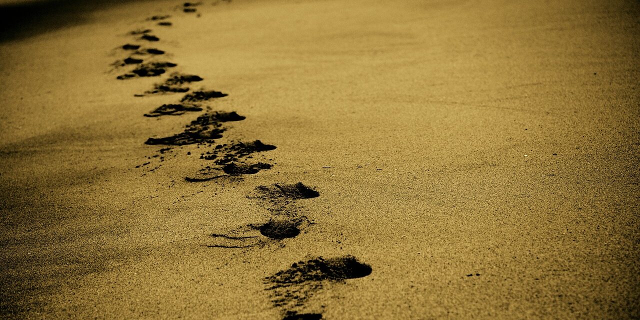 sand-768783_1280 Leave Past